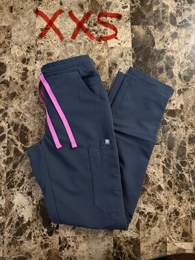 Figs Bottoms with Pink Drawstring Color Night Sky